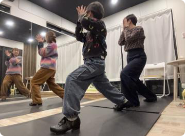 タップダンスを習う